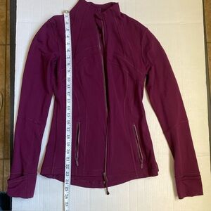 lululemon Defined Deep Burgundy Jacket In A Size 6. Excellent condition